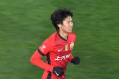 中超积分榜风云再起：申花逆袭登顶，海港紧随，多队争升级名额